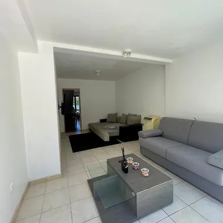 Superbe Maison De 70 M2 Avec Terrasse, Golfe De Saint-tropez